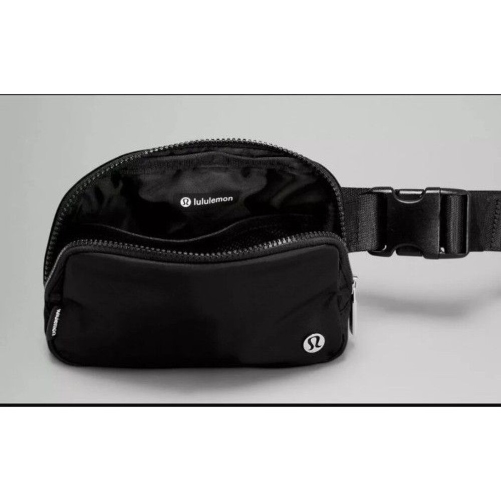 NWT Lululemon Everywhere Belt Bag - Picture 3 of 7